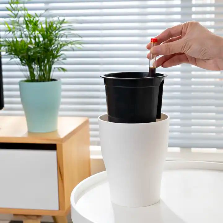 Complete matte self-watering pot set – outer pot, inner liner, and indicator